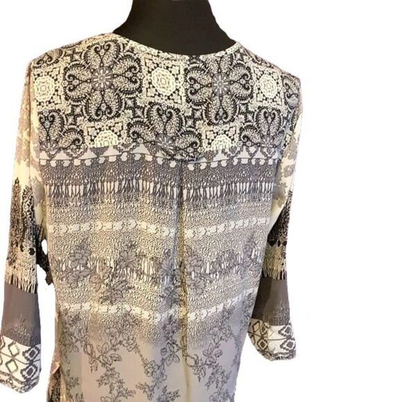 Fig & Flower Sheer Lightweight Tunic, Size Medium - Picture 8 of 9